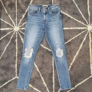 Levi's Distressed 721 High Rise Jeans, size 27